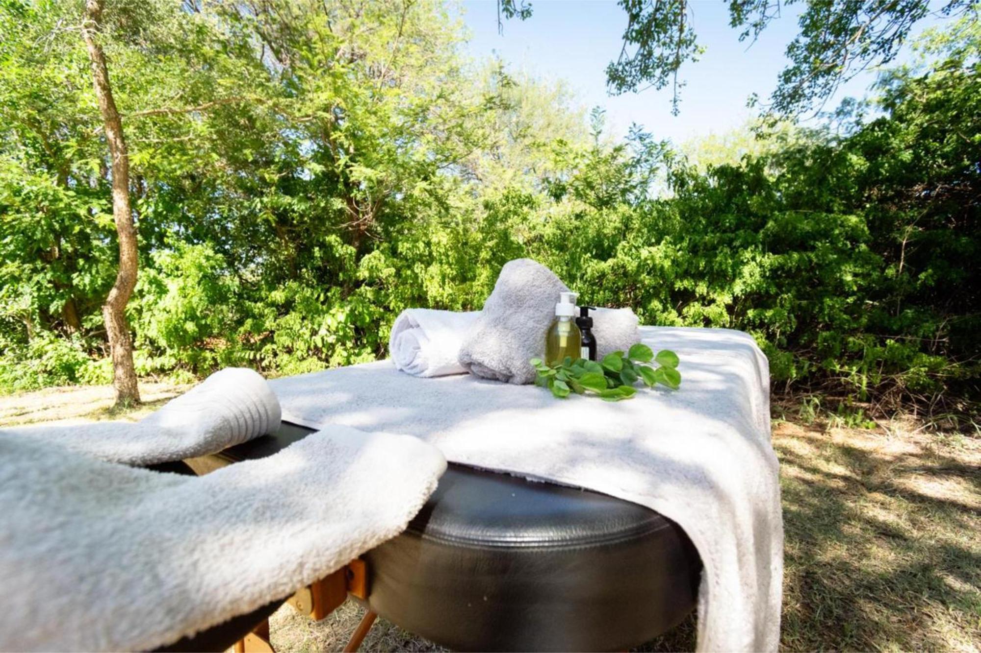 Lodge Mohlabetsi Safari