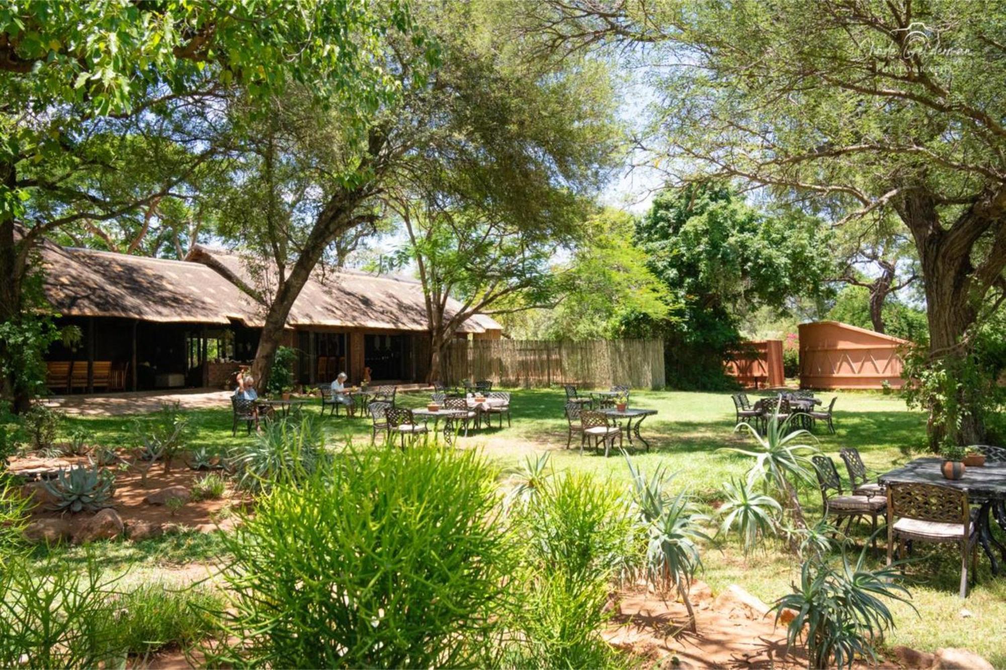 Lodge Mohlabetsi Safari *